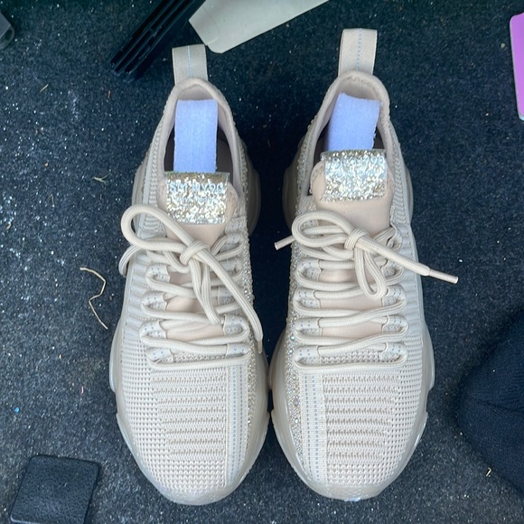 Steve Madden Sneakers - Picture 2 of 4